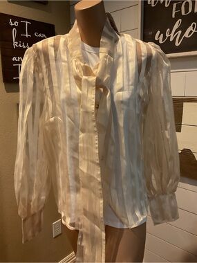 Howdy Hanny Cream Stripe Tie Bow Blouse Women’s Size Large NWT